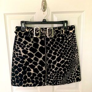 Topshop Animal Pattern Black and Cream Mini Skirt A Line with Belt size 10